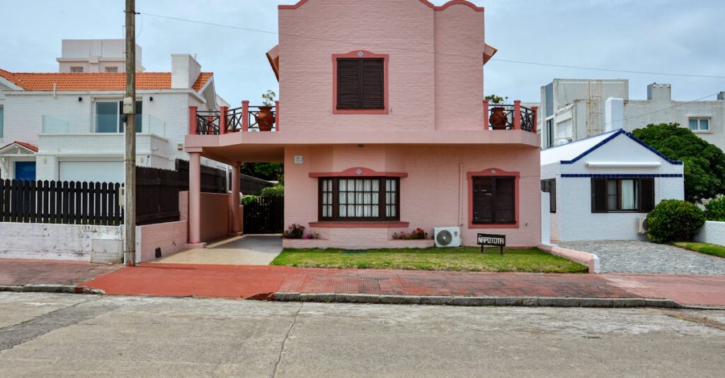 ヨガをやめた人たちが体験を共有し、新たな気づきを得ている場面