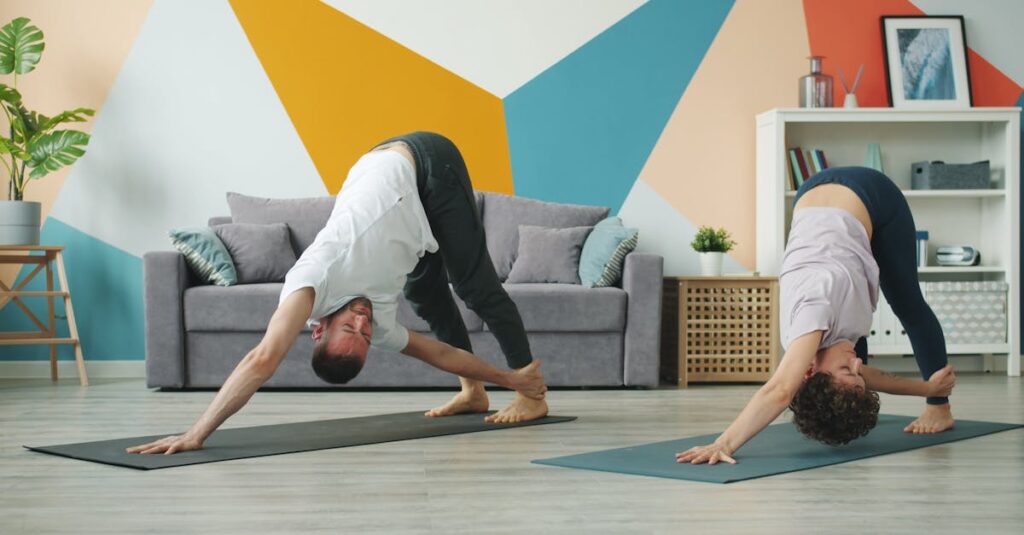 自宅ヨガを再スタートする女性が前向きな気持ちで取り組む様子のイラスト