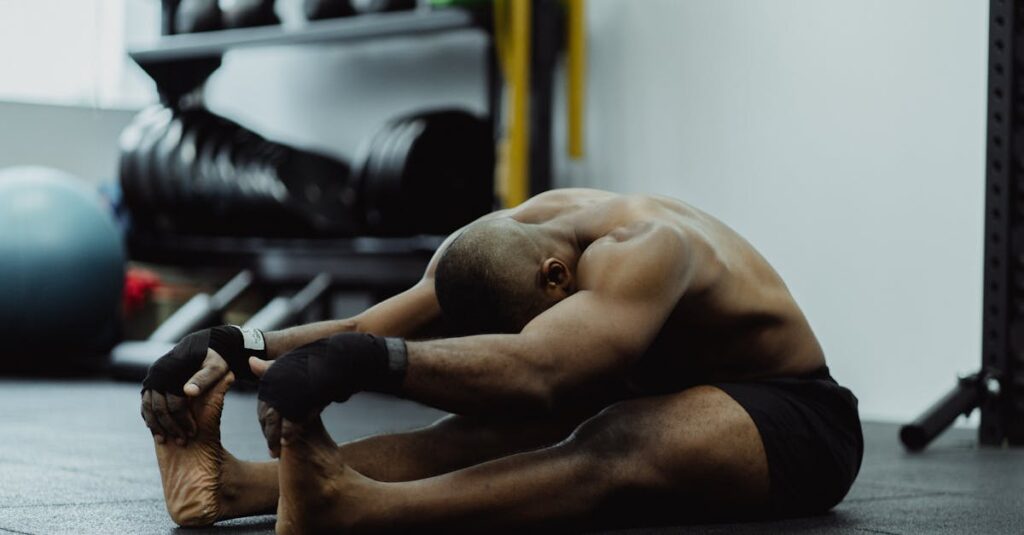 ヨガで筋肉痛が起きる理由を考える女性のシルエットと筋肉のイラスト