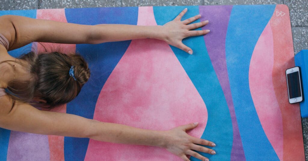 ヨガと食事タイミングに関するよくある質問に答えるイメージイラスト