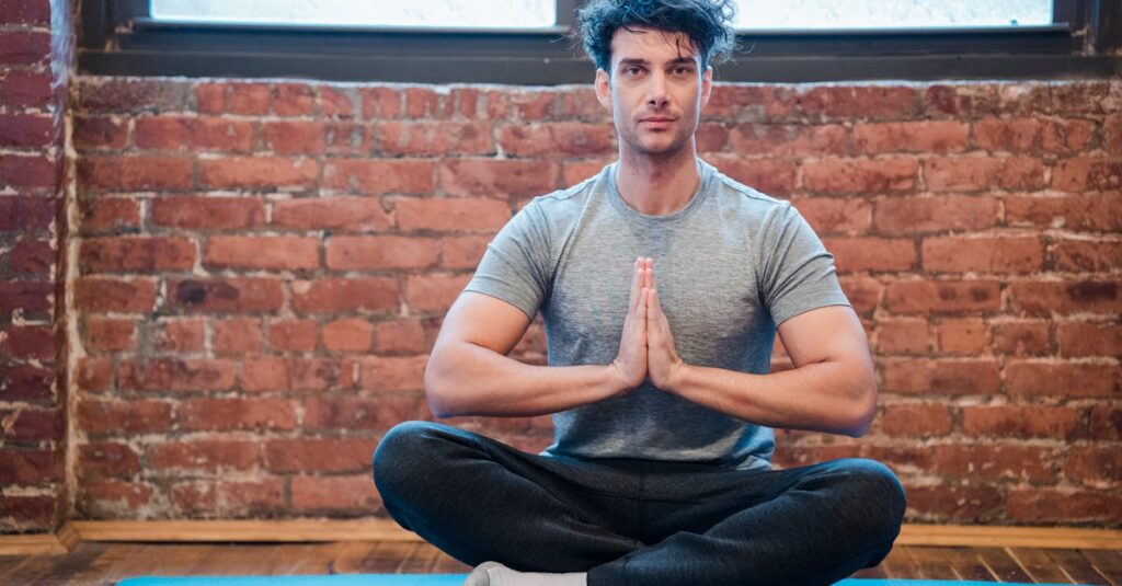 ヨガをやめてもいいと思えるよう心の整理をしている人の穏やかな表情