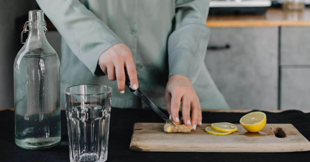 ヨガで眠気を感じた女性が快眠や集中力アップに活かしているイメージ画像