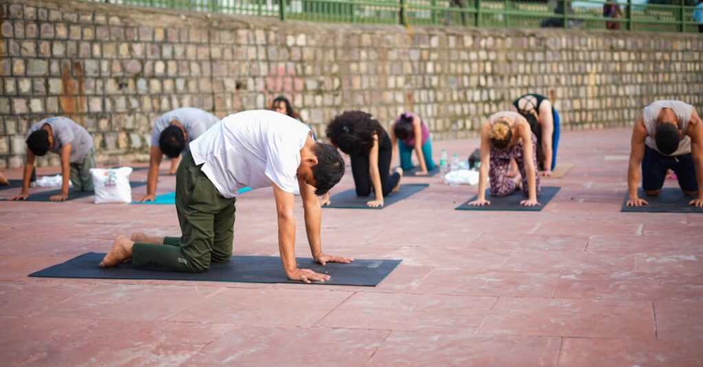 ヨガのフォームや呼吸のミスによって姿勢が改善しない原因を説明するイメージ画像